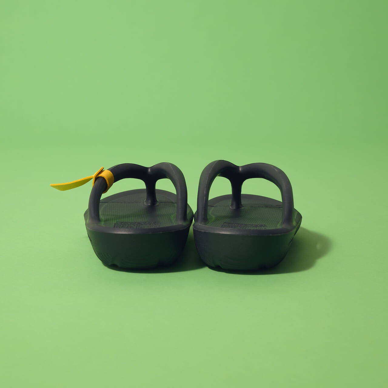 TAW&TOEのサンダル 「Zerovity Flip Flop OG」　黒　リカバリーシューズ　ビーチサンダル　ビーサン　TAW& TOE　背面