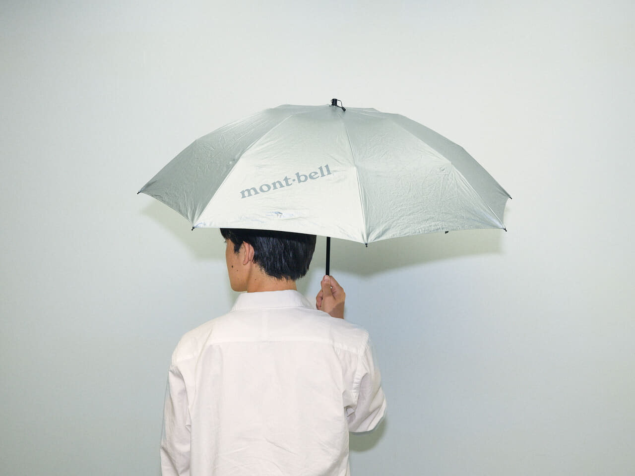 服好きが愛用するモンベルの日傘 サンブロックアンブレラ 55　差した状態