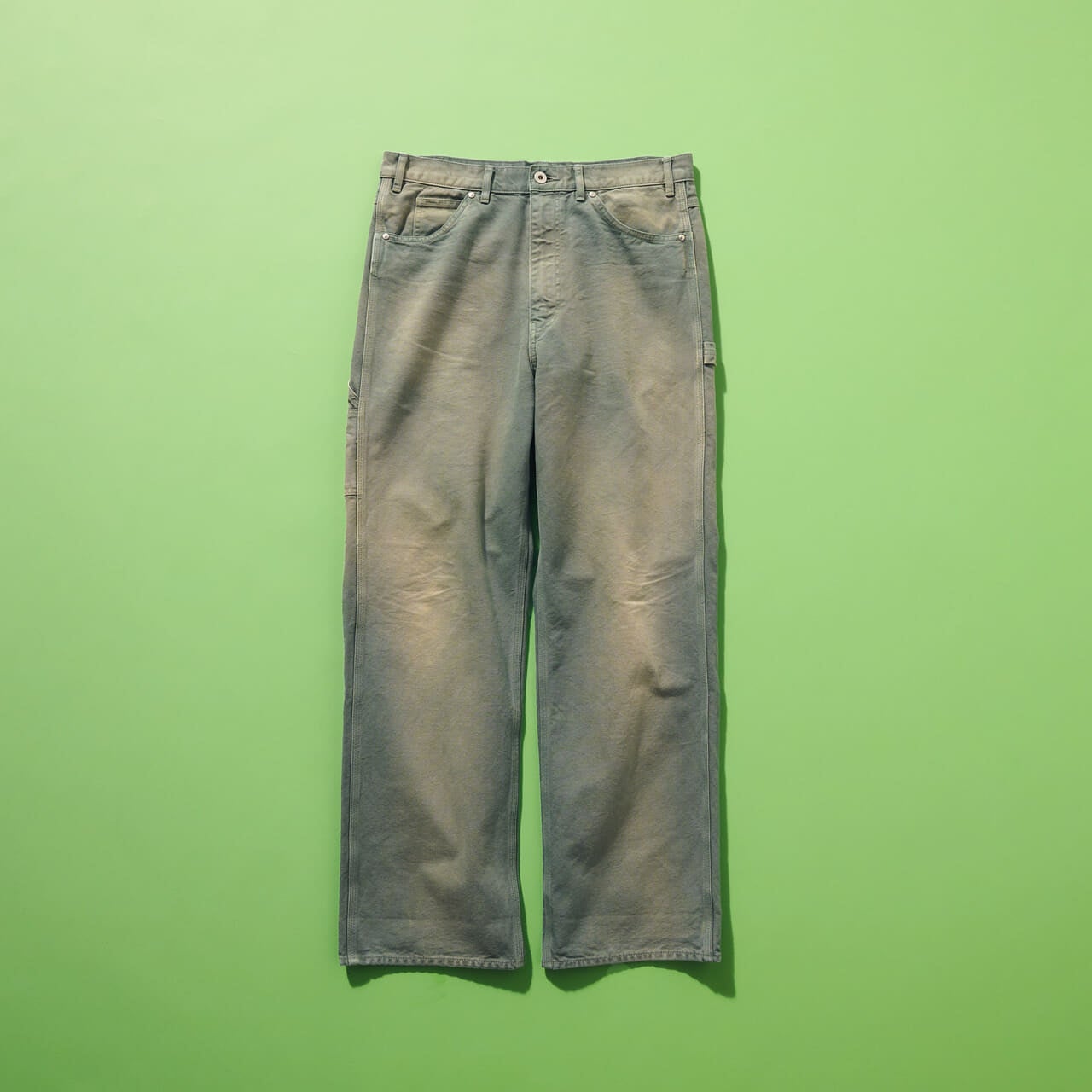 オーラリーのコットンダックパンツ