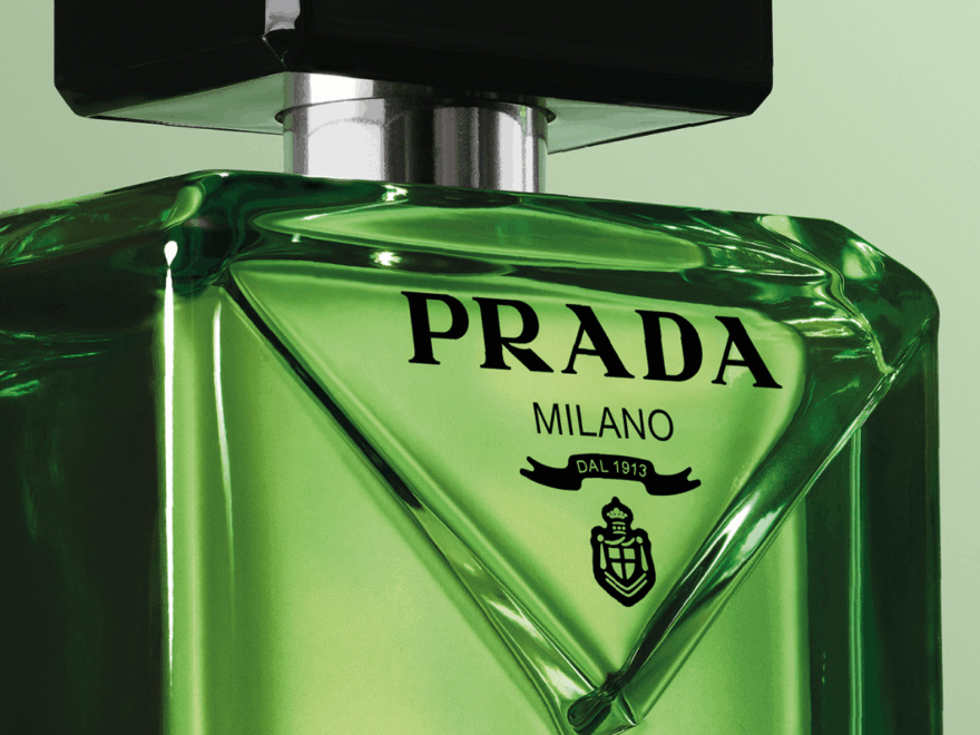 PRADA BEAUTY（プラダ ビューティ）から新メンズ香水「プラダ パラダイム」が登場！トム・ホランドが体現する、新たな香りの価値観