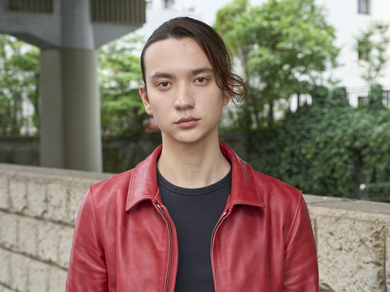 [嵐 翔真] 「ディーゼル」のデニムと「サンローラン」のブーツにトレンドのレザーアウターを合わせて【メンズノンノモデルの私服スナップ】