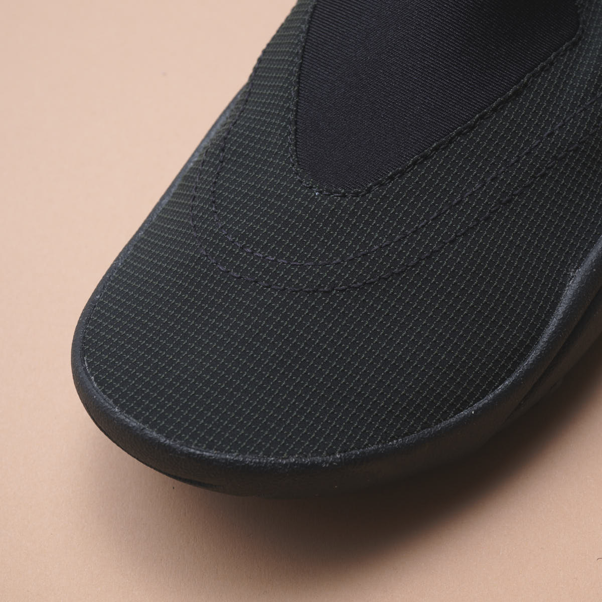 9月に買うべきナイキの新作スニーカー / NIKE AQUA TURFのトゥ