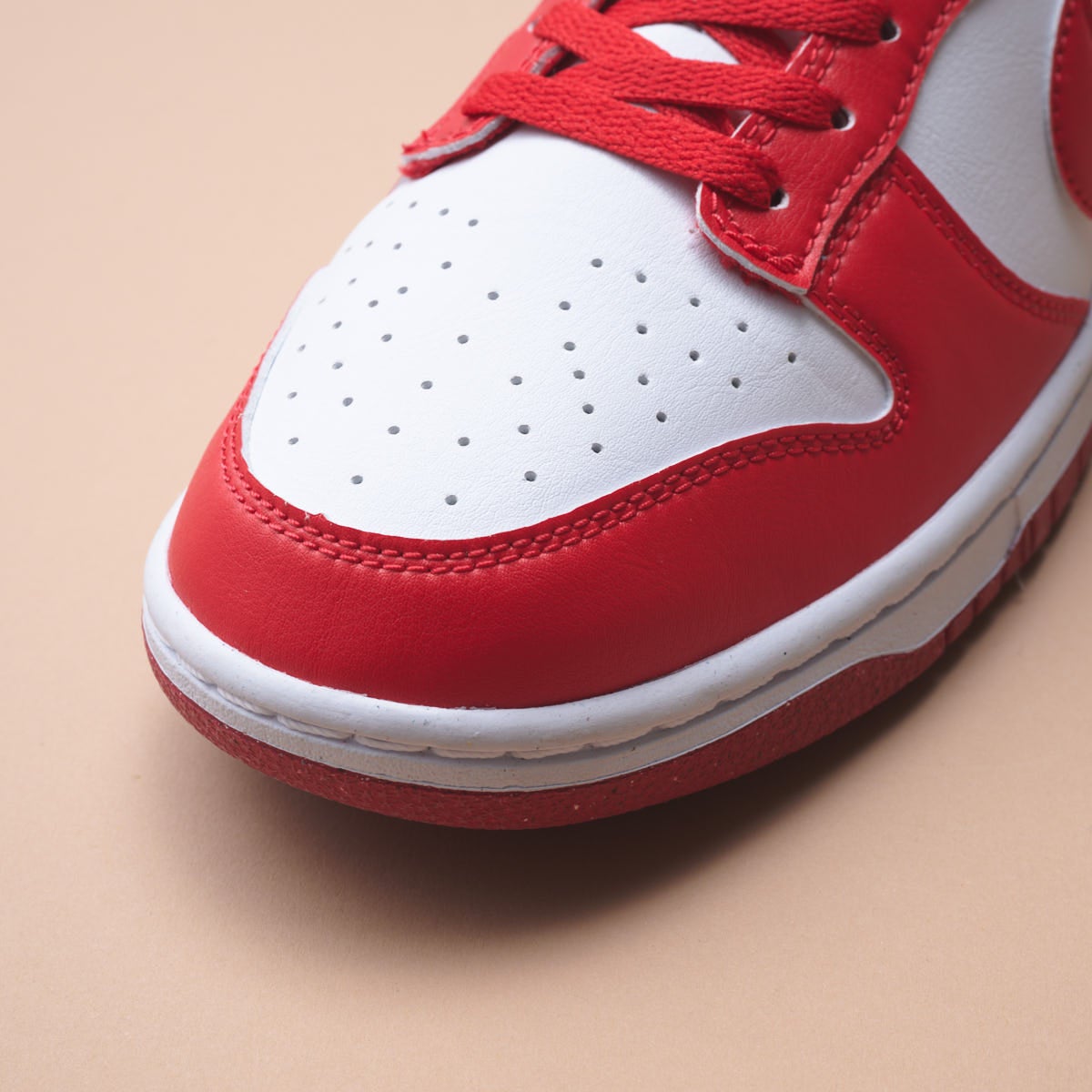 9月に買うべきナイキ の新作スニーカー / NIKE DUNK LOW RETRO BTTYSのトゥ
