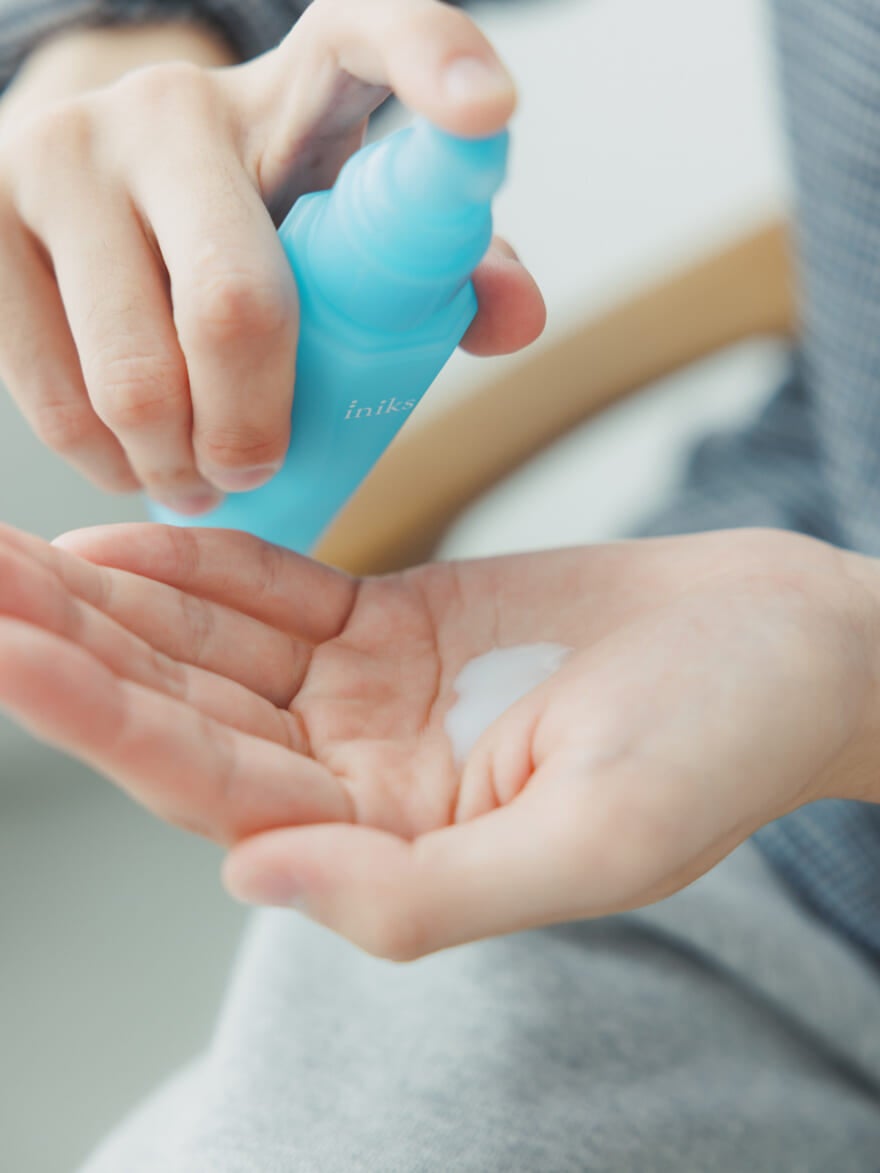 イニクスのオールインワン化粧水「ACモイスト Cコンディショナー」のテクスチャー