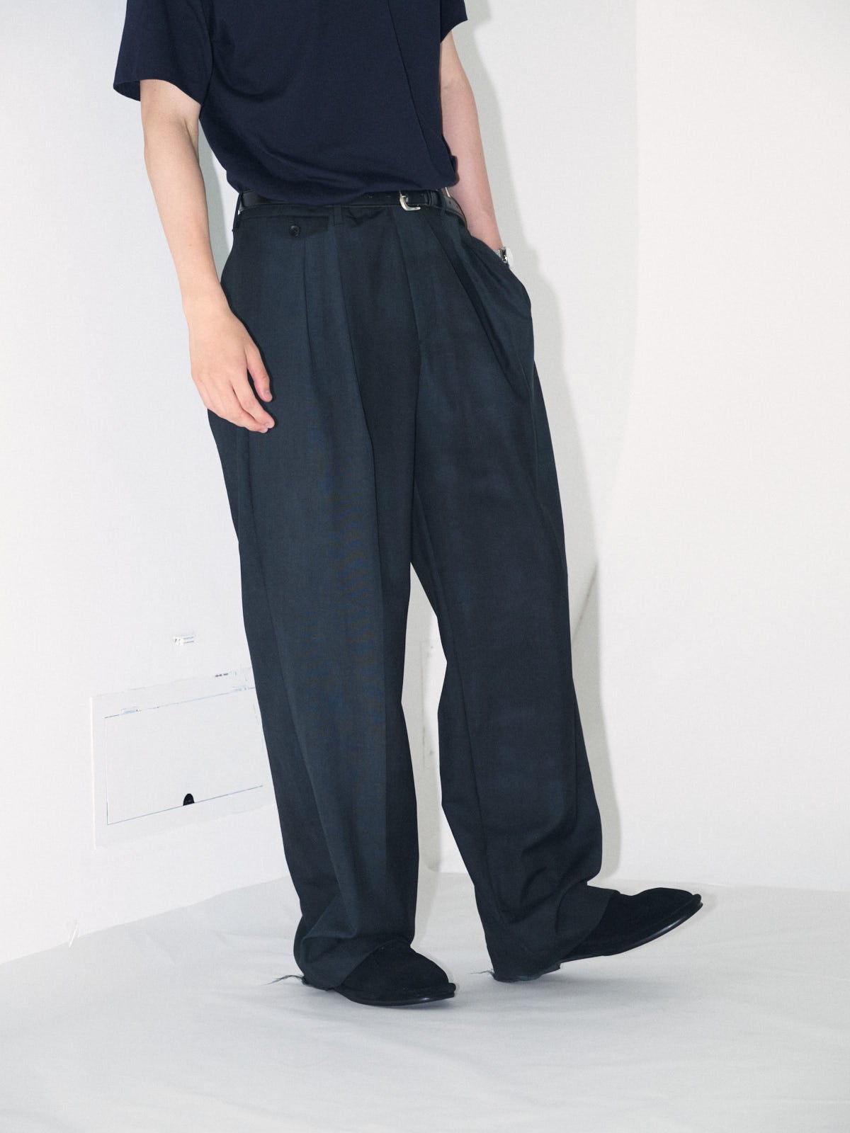 アンデコレイテッドのスラックスのサイド２
