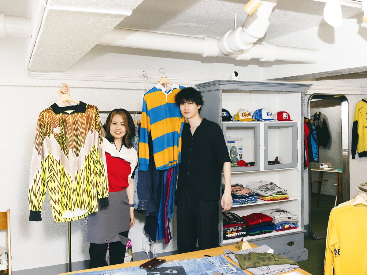 どこか“色気”のある古着コーデ。スポーティなブルゾンにスタイリストが合わせたのは…【プロが推す東京の古着屋㉛PICK UPPLE（ピック アップル）】