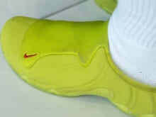 サンダル以上スニーカー未満のナイキ「クロッグポジット」を差し色に。【おしゃれな人はメジャーブランドの愛用スニーカーをどう履く？Vol.125】