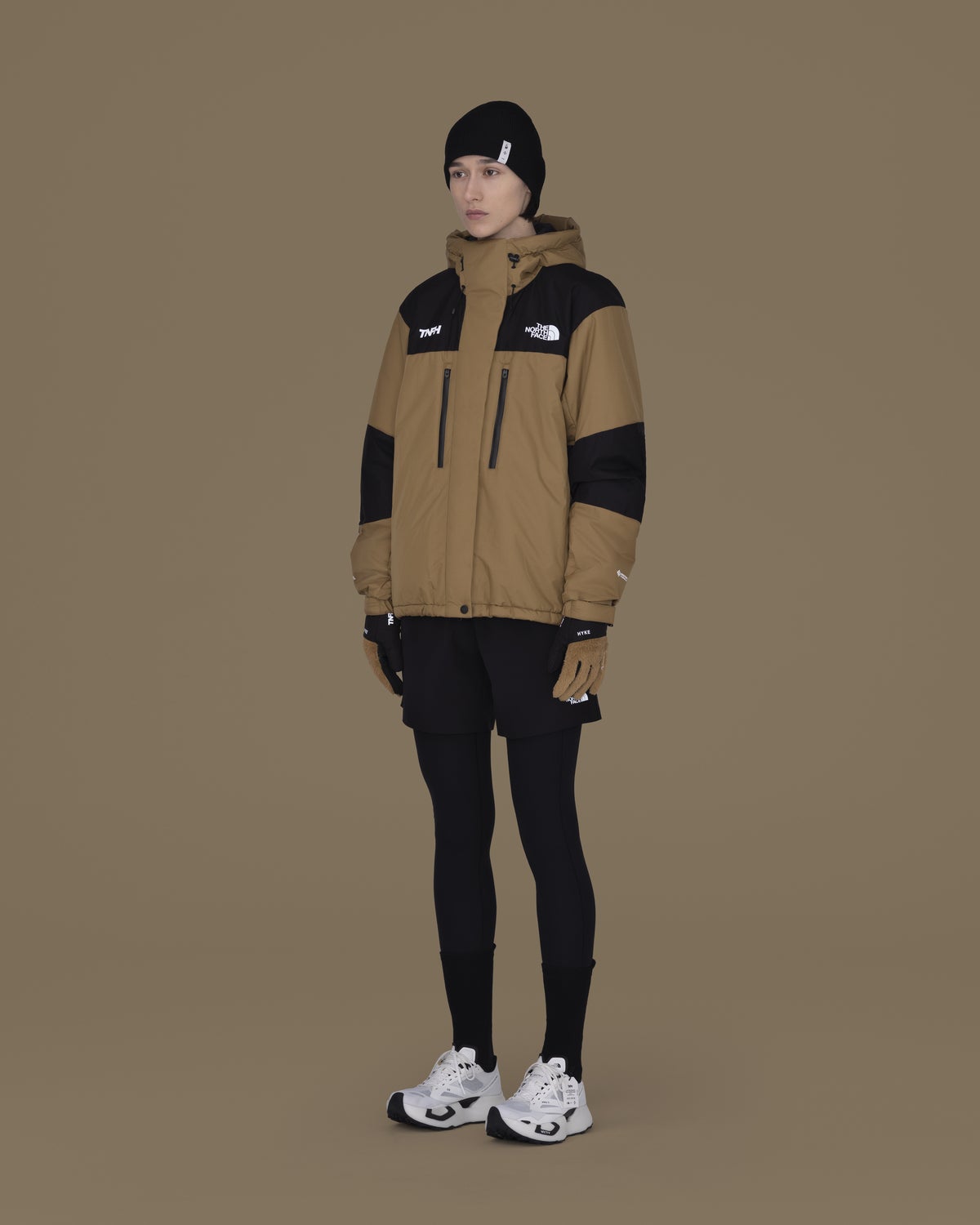 TNFH THE NORTH FACE × HYKE 着画  7