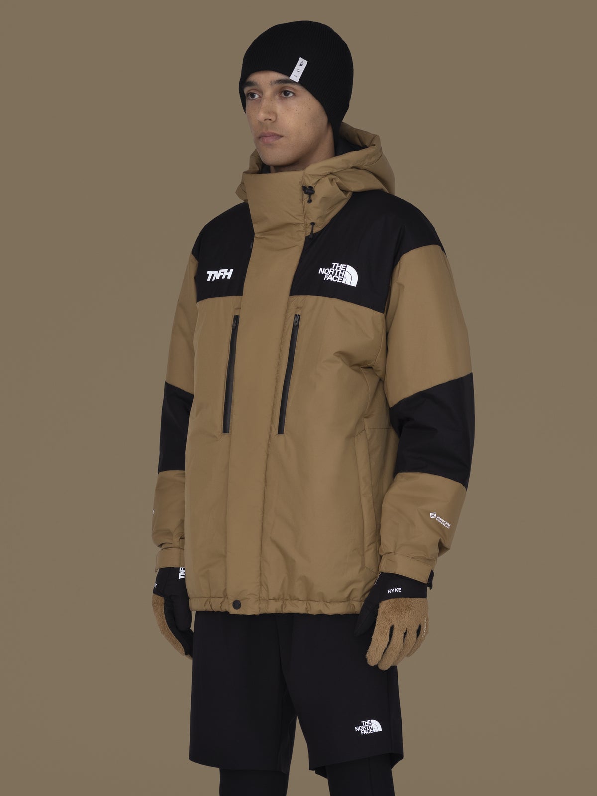 TNFH THE NORTH FACE × HYKE 着画 3