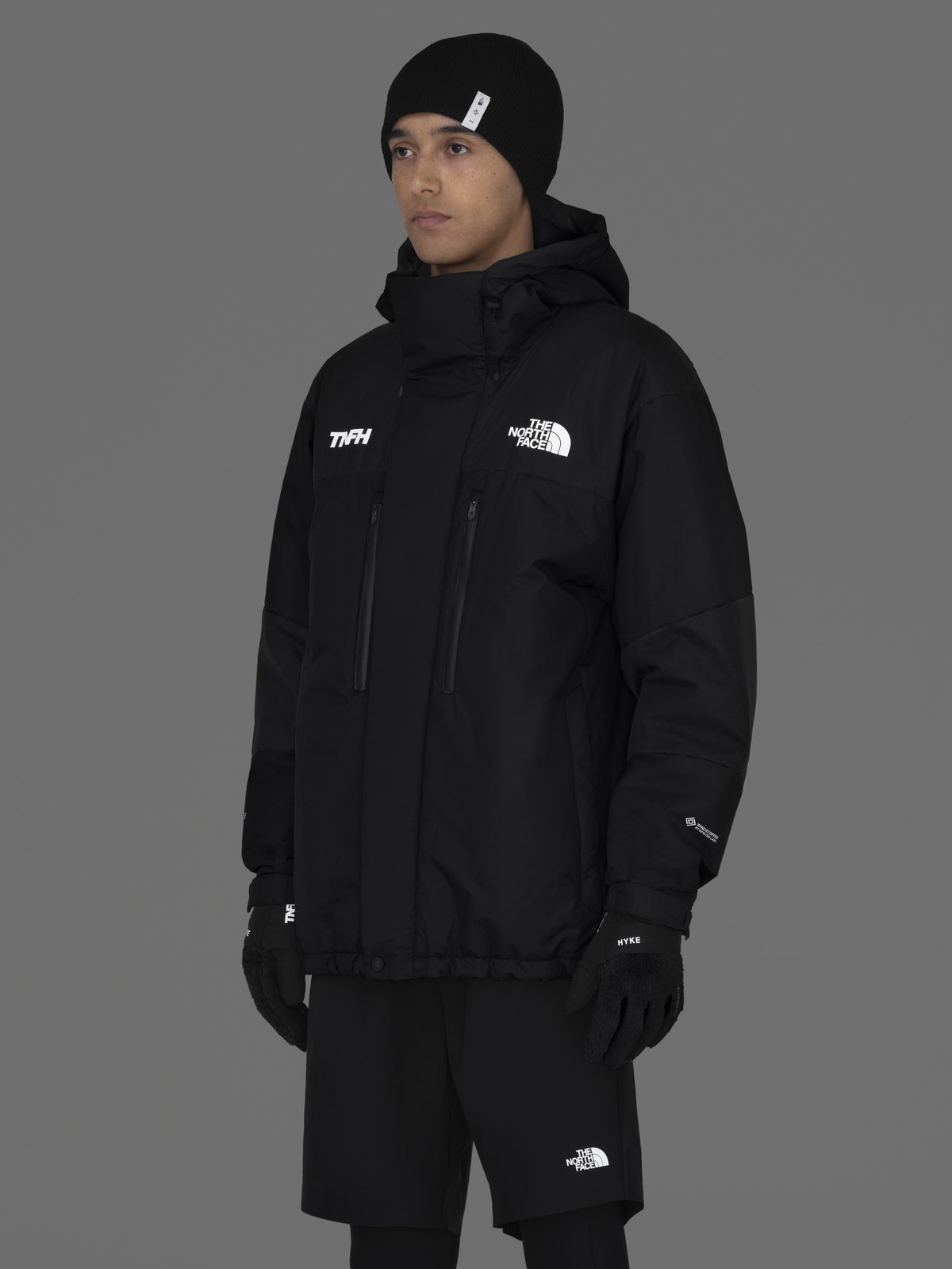 TNFH THE NORTH FACE × HYKE 着画 2