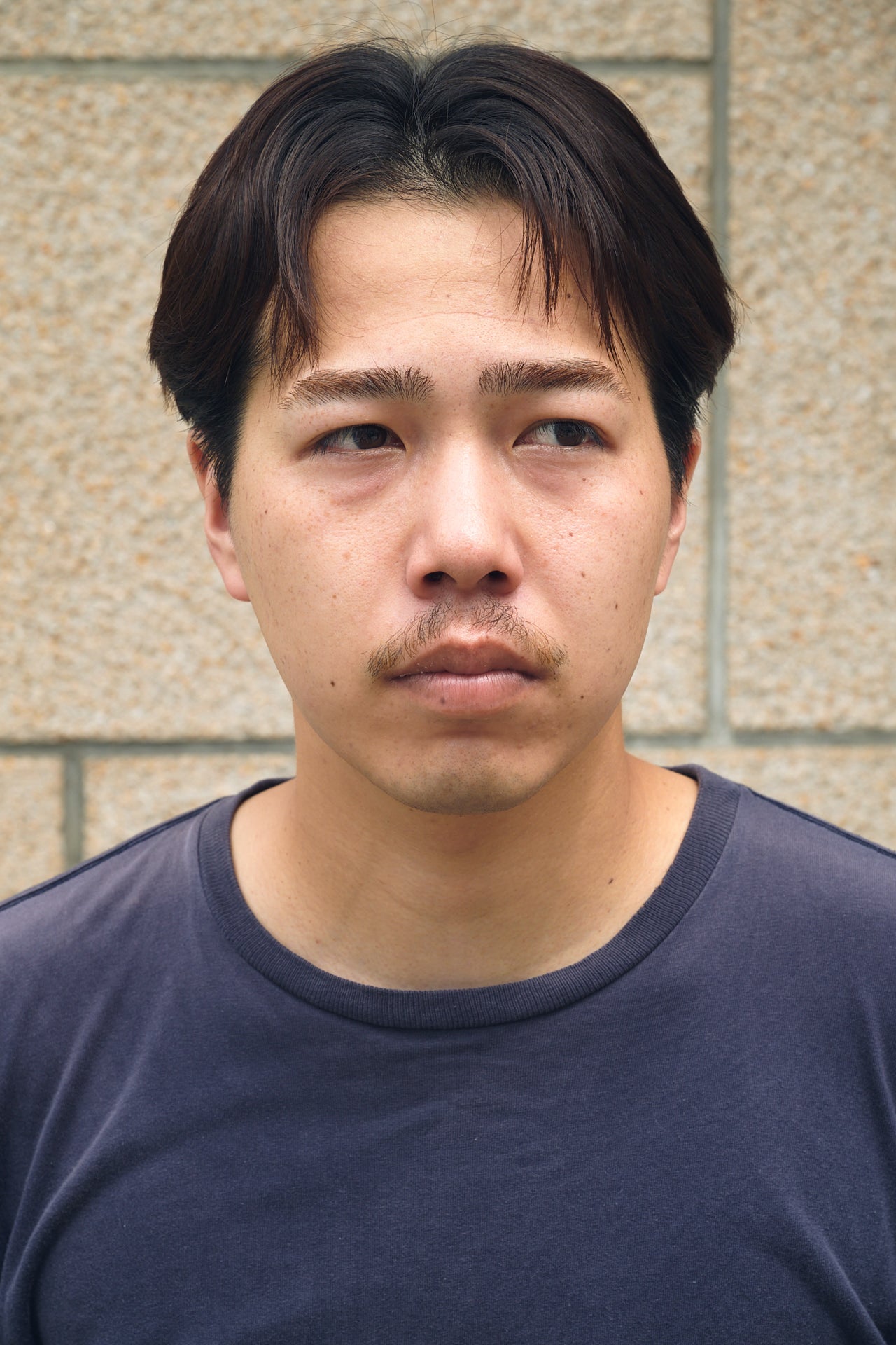 ストパに頼れば、クセ毛でもセンターパートに！