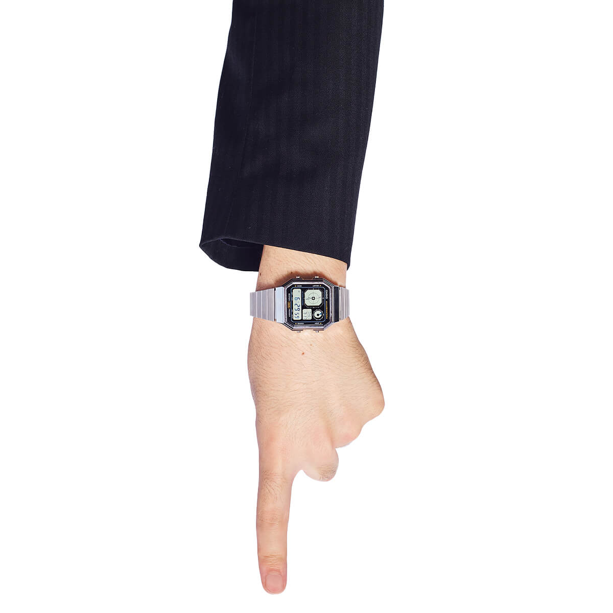 芸人・兄弟の紅葉が着用するCASIO CLASSICのA130WE-1AJFの腕時計
