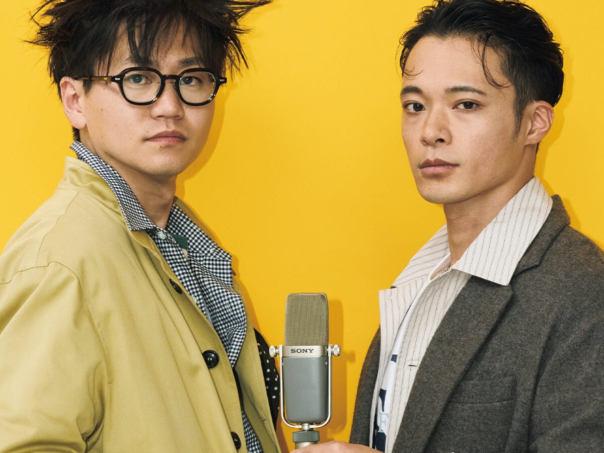 人気芸人の東京ホテイソンと名作腕時計。「ブライトリング」のナビタイマーと「タグ・ホイヤー」のフォーミュラ１を身につけて。