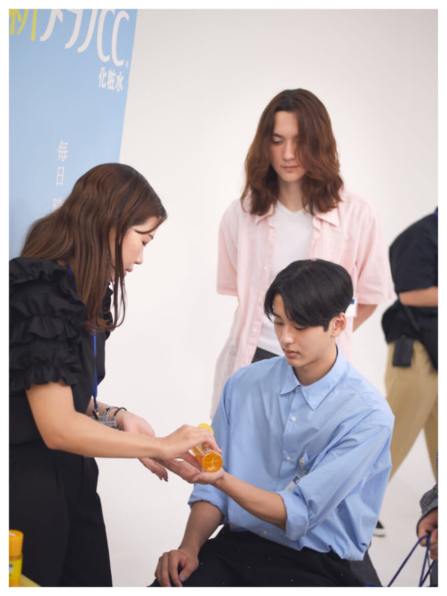 メンズノンノ美容大賞2025イベント メラノCCブースの様子①