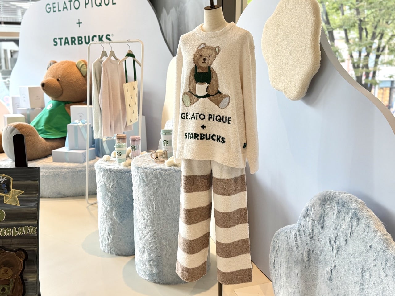 スタバ×ジェラピケコラボグッズ展示