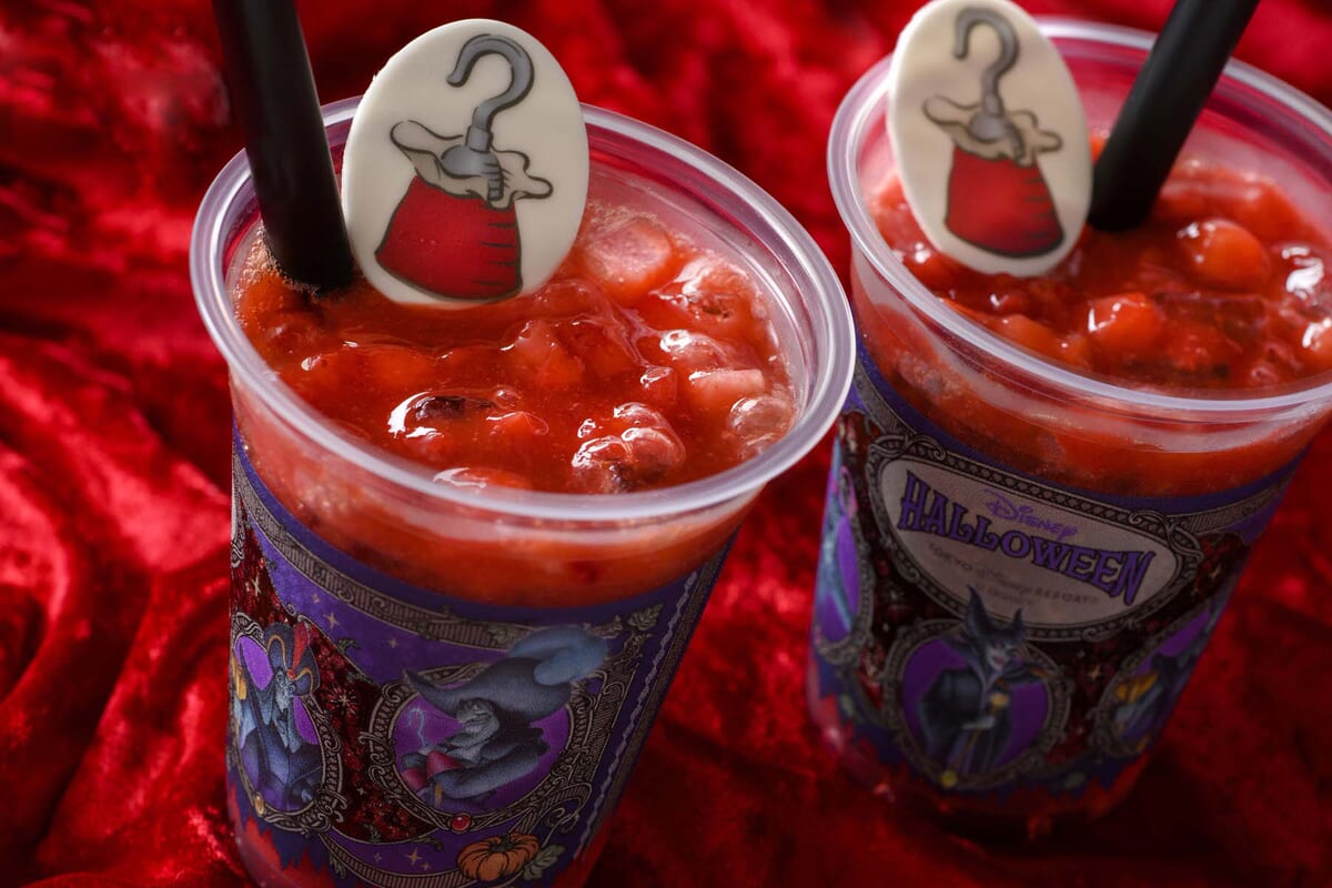 東京ディズニーランド2025ハロウィンメニューおすすめ。「スパークリングゼリードリンク（コカ・コーラ＆ストロベリー）
