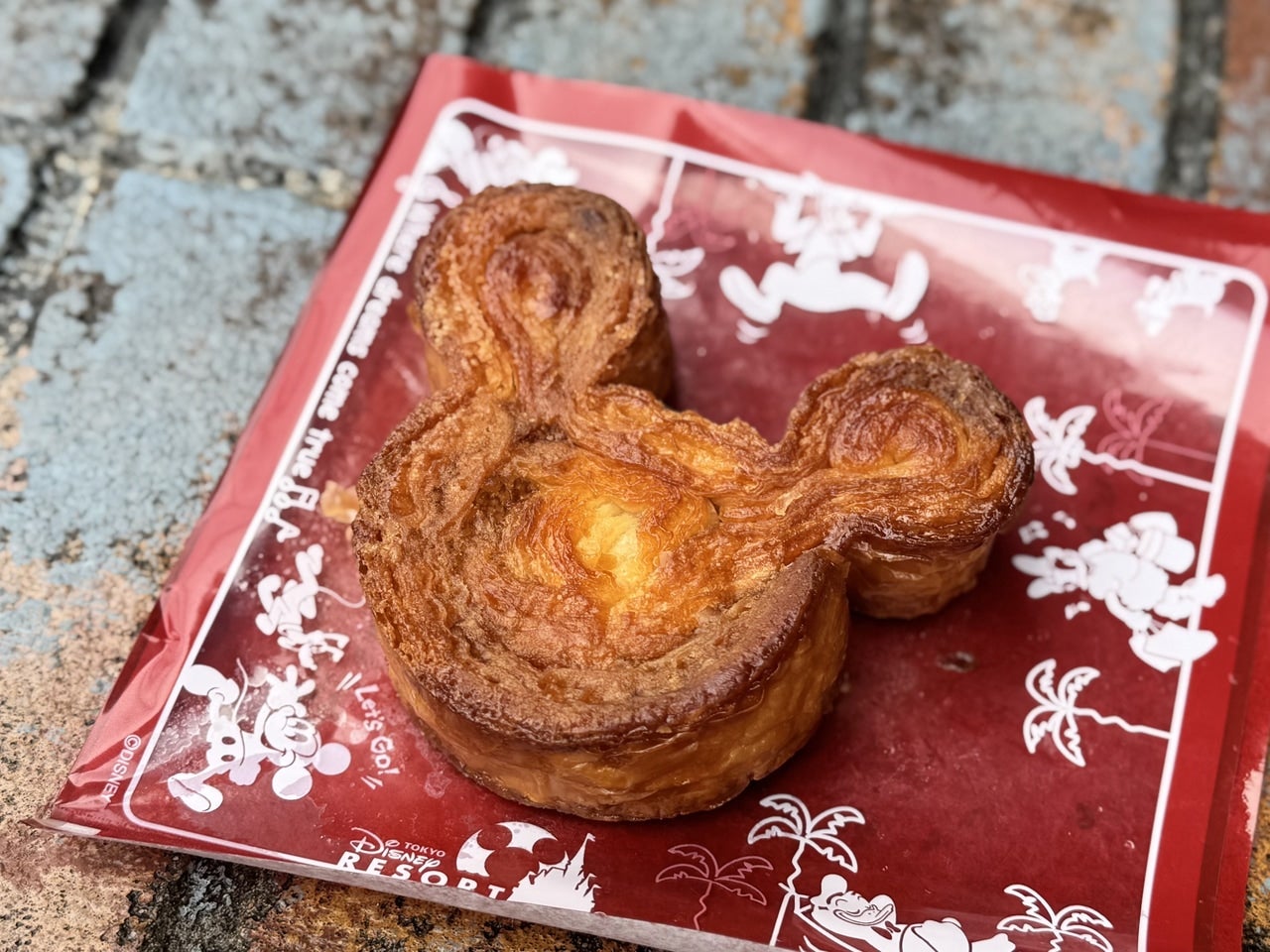 ディズニーシー食べ歩きおすすめ「クイニーアマン（コーヒー風味）」