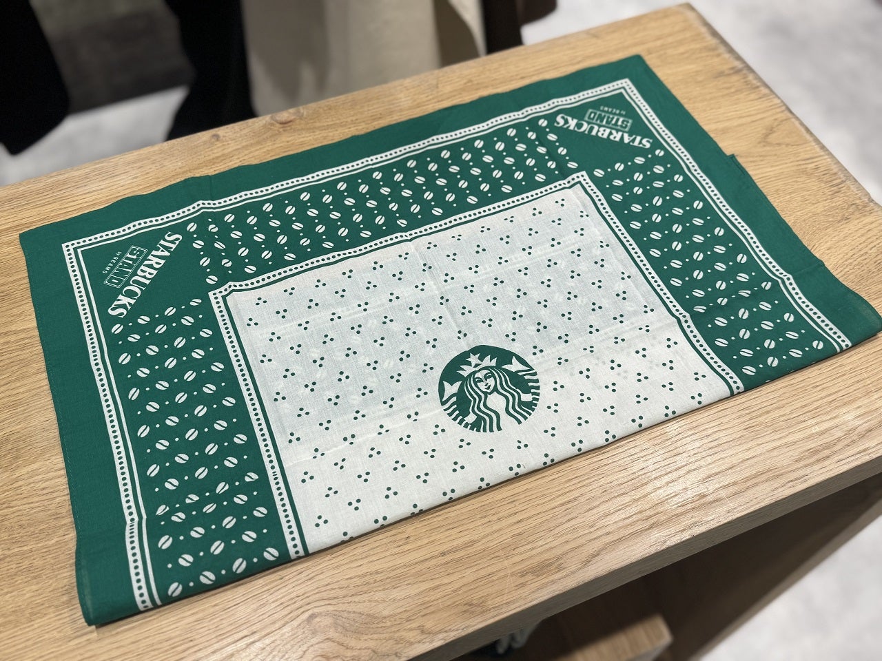 STARBUCKS STAND by BEAMS〉バンダナ