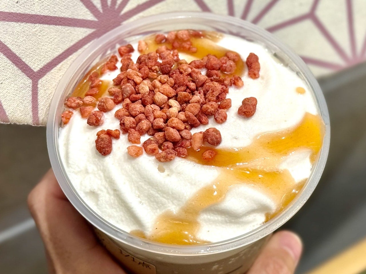 スタバおすすめカスタマイズ「フリーズドライストロベリー」
