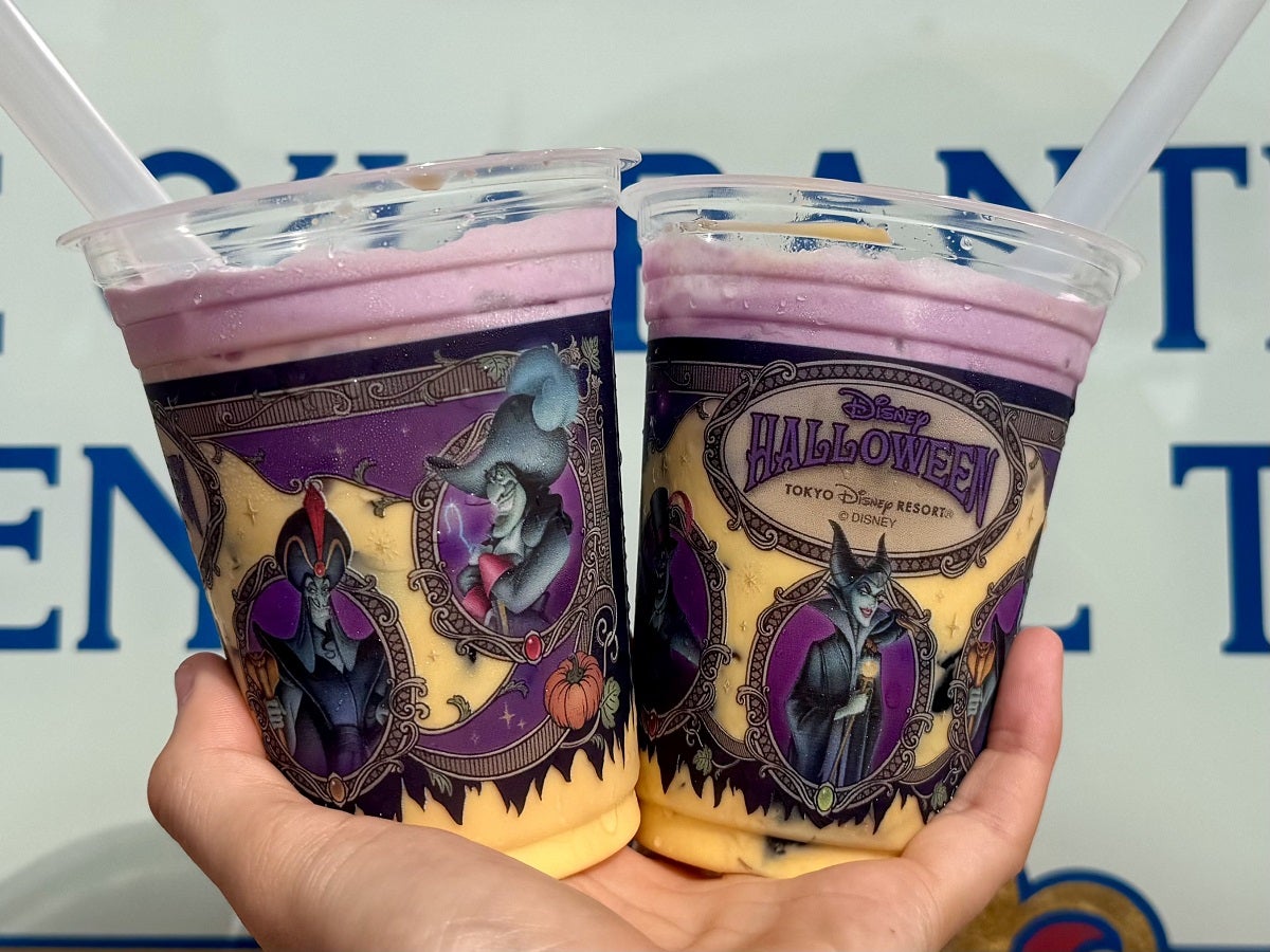東京ディズニーランド2025ハロウィンメニューおすすめ。スペシャルドリンク（パンプキンミルク＆コーヒーゼリー）