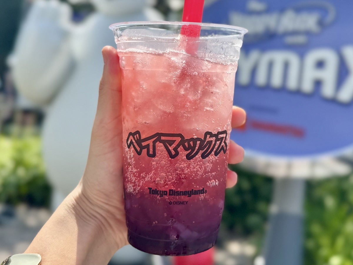 ディズニーランド食べ歩き期間限定メニュー「スパークリングゼリードリンク（ストロベリー＆バタフライピー）」