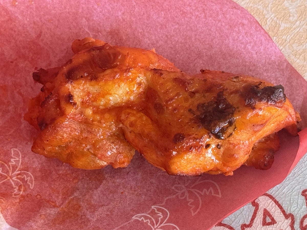 ディズニー食べ歩き定番メニュー。おすすめ肉「タンドーリチキン（１ピース）」