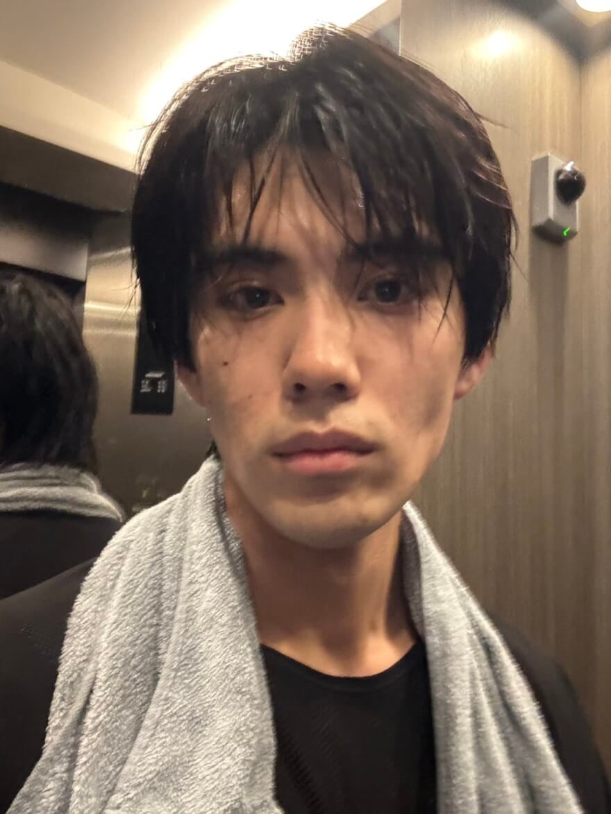 汗をかいたランニング後のメンズノンノモデル稲井孝太朗