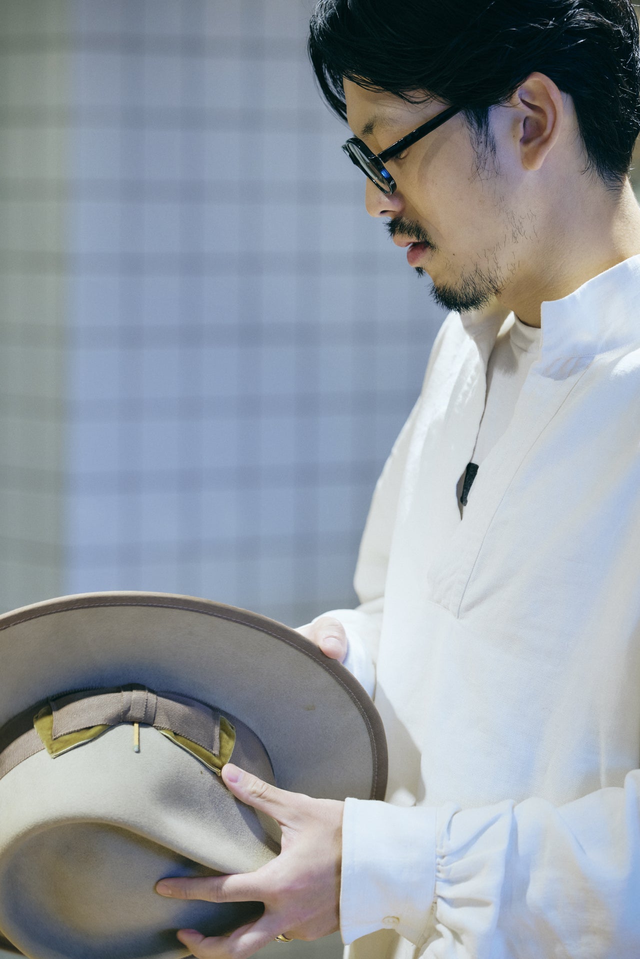 オシャレな人が買ってよかった〈Nick Fouquet〉のオーダーハットと郷さん