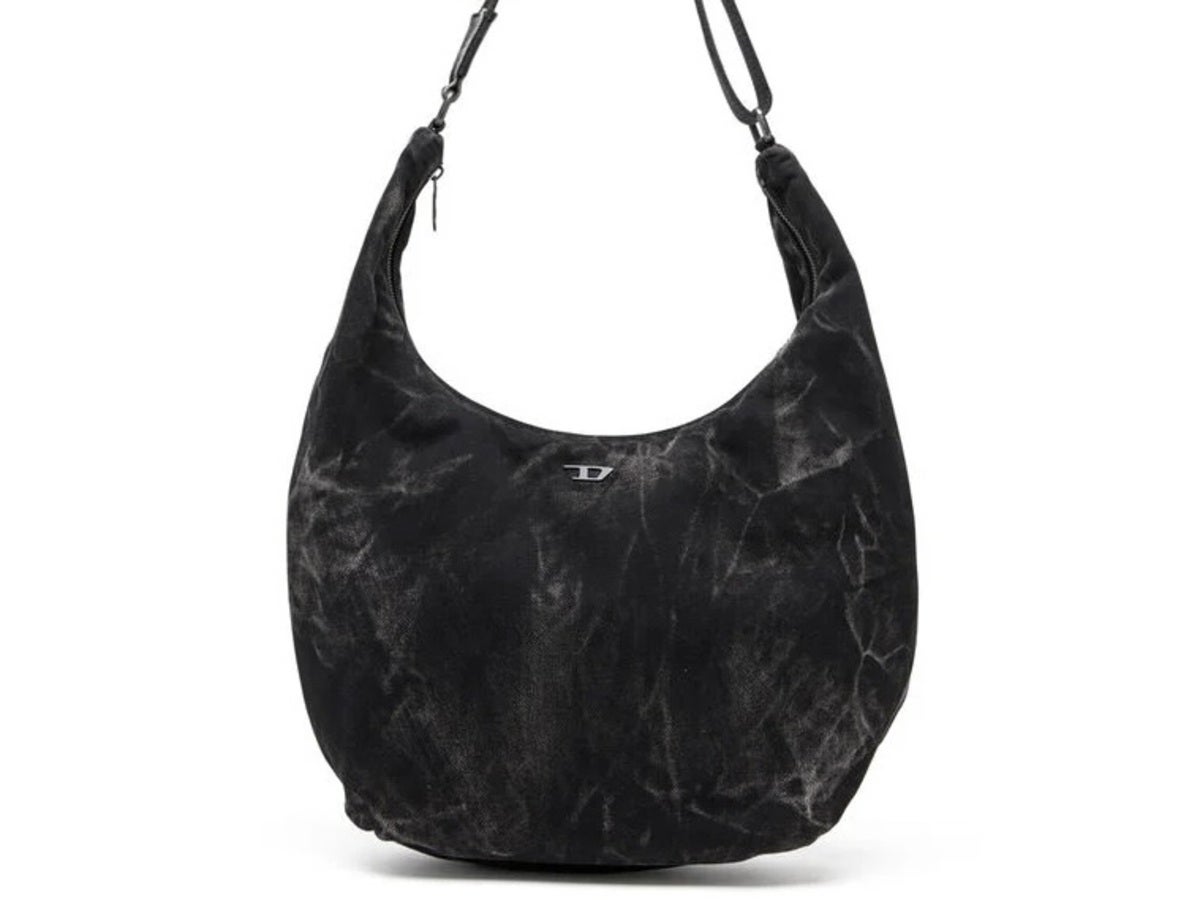 「ディーゼル」から新作バッグ「RAVE HOBO X」が登場！ 引き込まれるような新次元のデザインに注目！