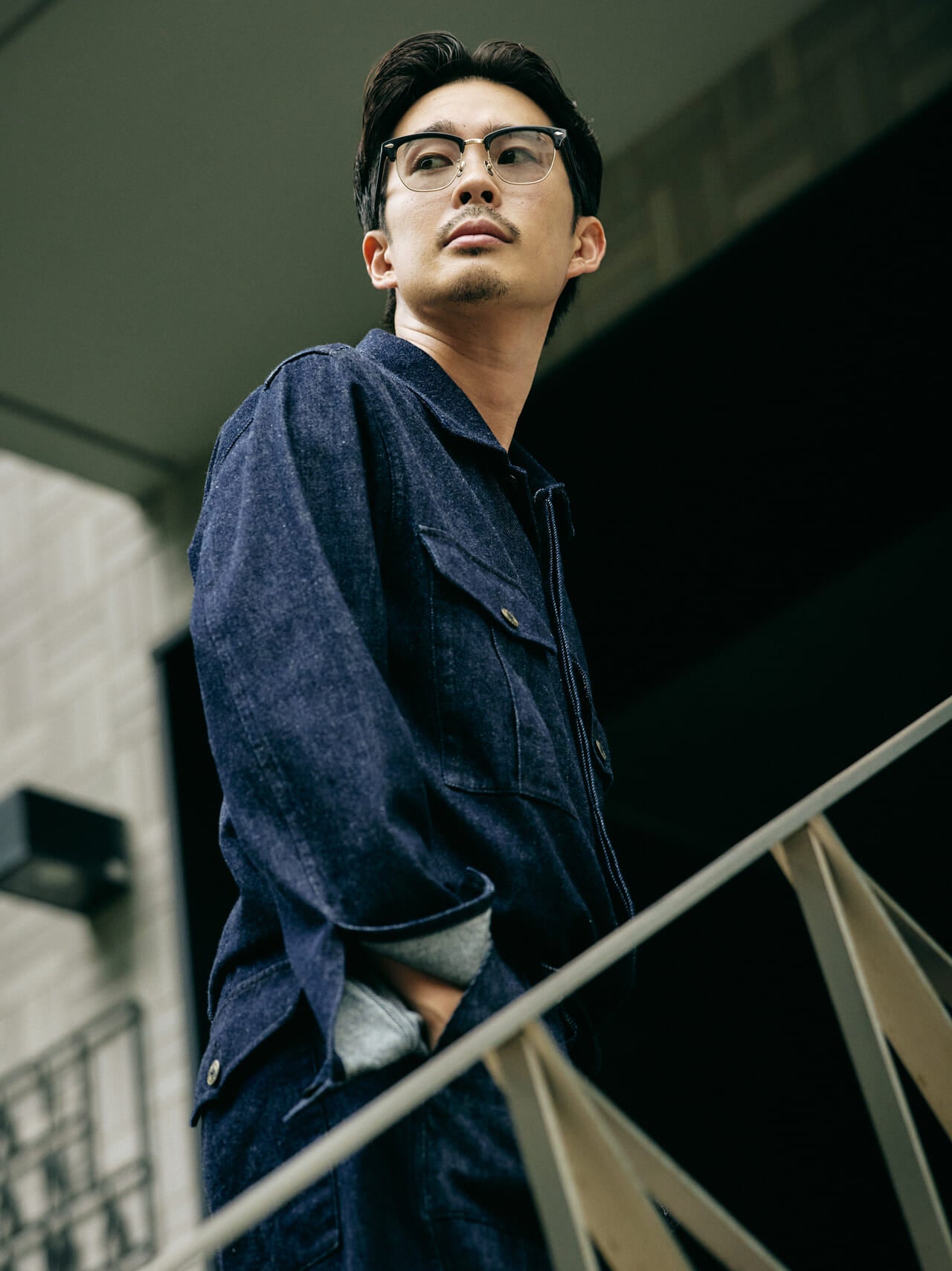 オシャレな人が愛用する〈Gottlob World〉のブレスレットの着こなし