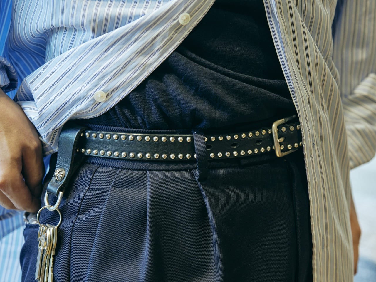 「ベルト」までこだわってる？オシャレな３人の「黒ベルト」の話。一生の愛用品、レザーなのにガチャ、カーハートの裏名品！