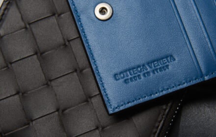 「ボッテガ・ヴェネタ」の冬ボーナスで買うべき“ご褒美レザー財布”３選！ イントレチャートからカセットまでホリデーシーズンのギフトにもオススメ！［Bottega Veneta］