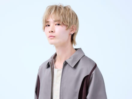 AWファッションと相性抜群。モードな印象のくすみ系ハイトーン【東京最旬ヘアカタログ】