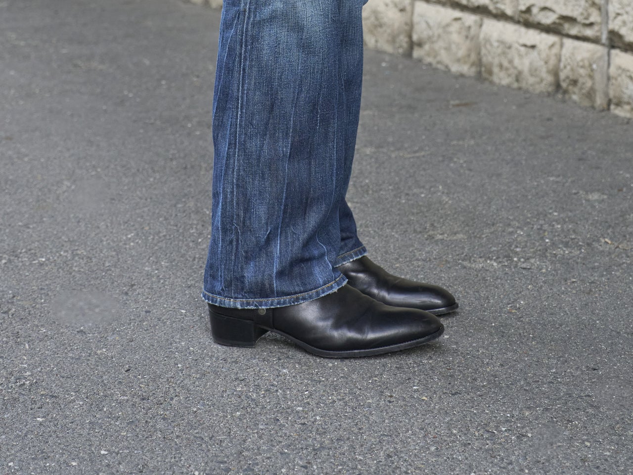 嵐翔真の私服＿サンローランのブーツサイド部分