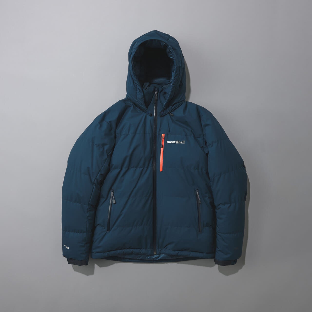 モンベルのパーマフロスト ダウンパーカ