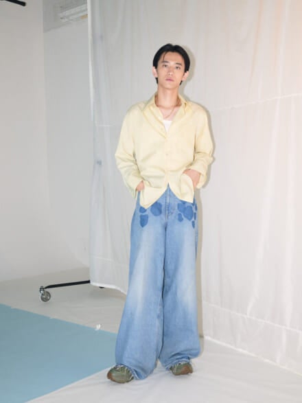 [小方 蒼介] 「ホカ」のスニーカーは登山もいけちゃう履き心地！「ジュエッテ」のシルバーリングをグッドアクセントにした秋デニムスタイル！【メンズノンノモデルの私服スナップ】