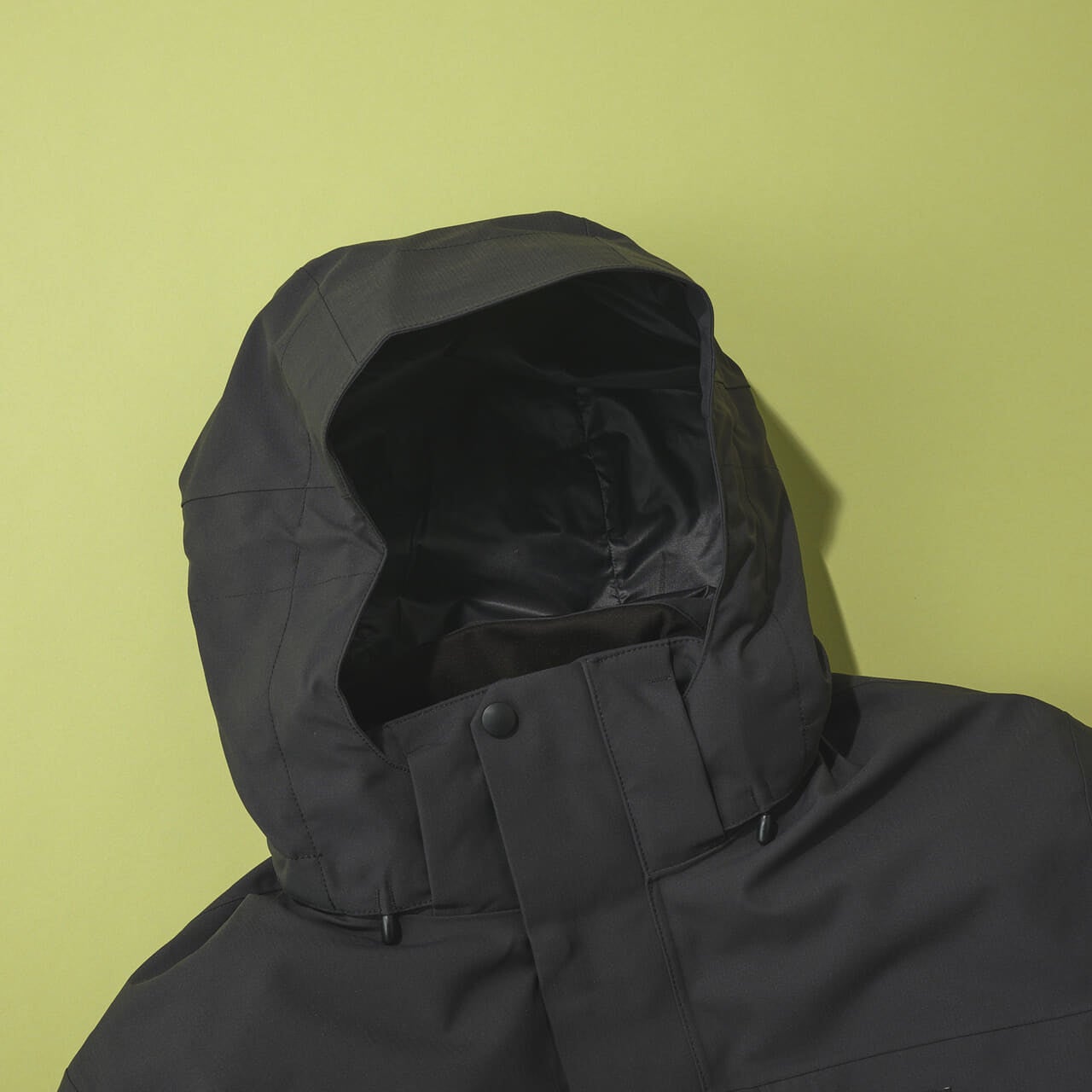 パタゴニアのメンズ・トレス・スリーインワン・パーカ ダウンジャケットのフード