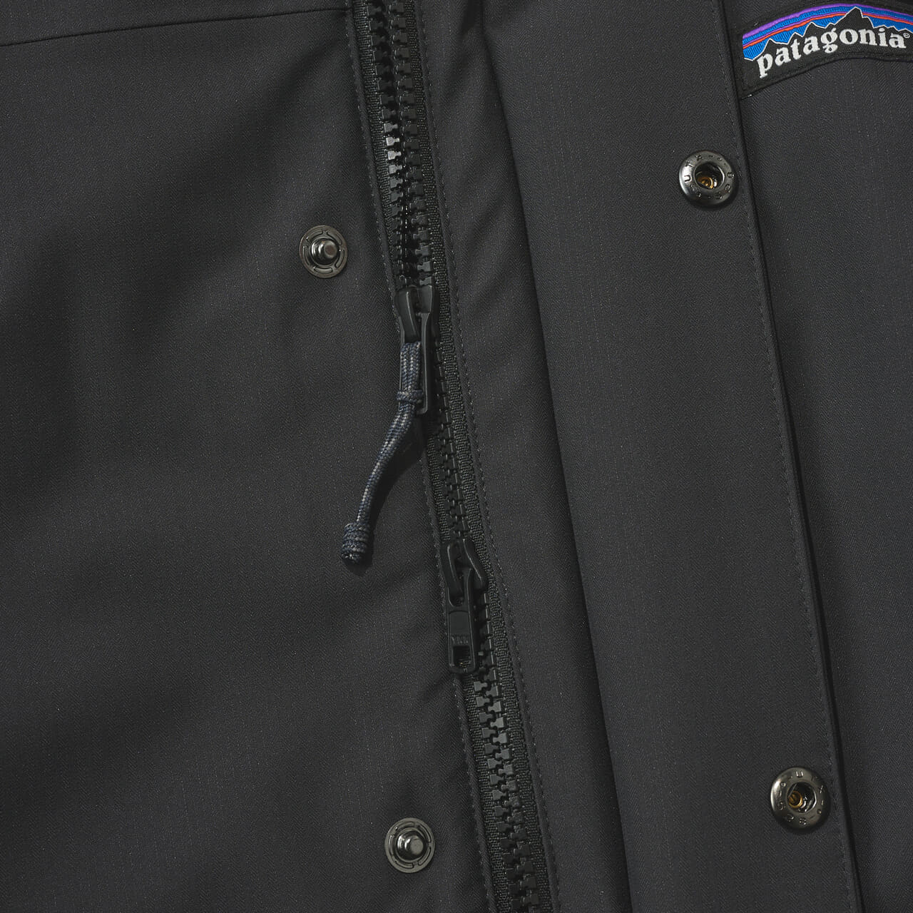 パタゴニアのメンズ・トレス・スリーインワン・パーカ ダウンジャケットのフロントジッパー