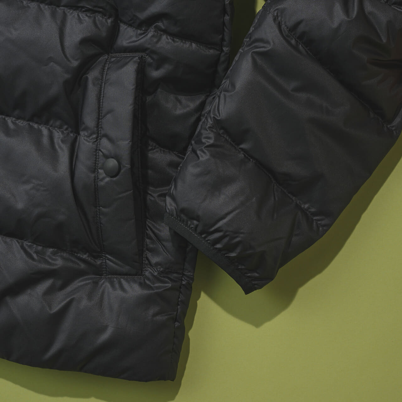 パタゴニアのメンズ・トレス・スリーインワン・パーカ ダウンジャケットのダウンの袖口