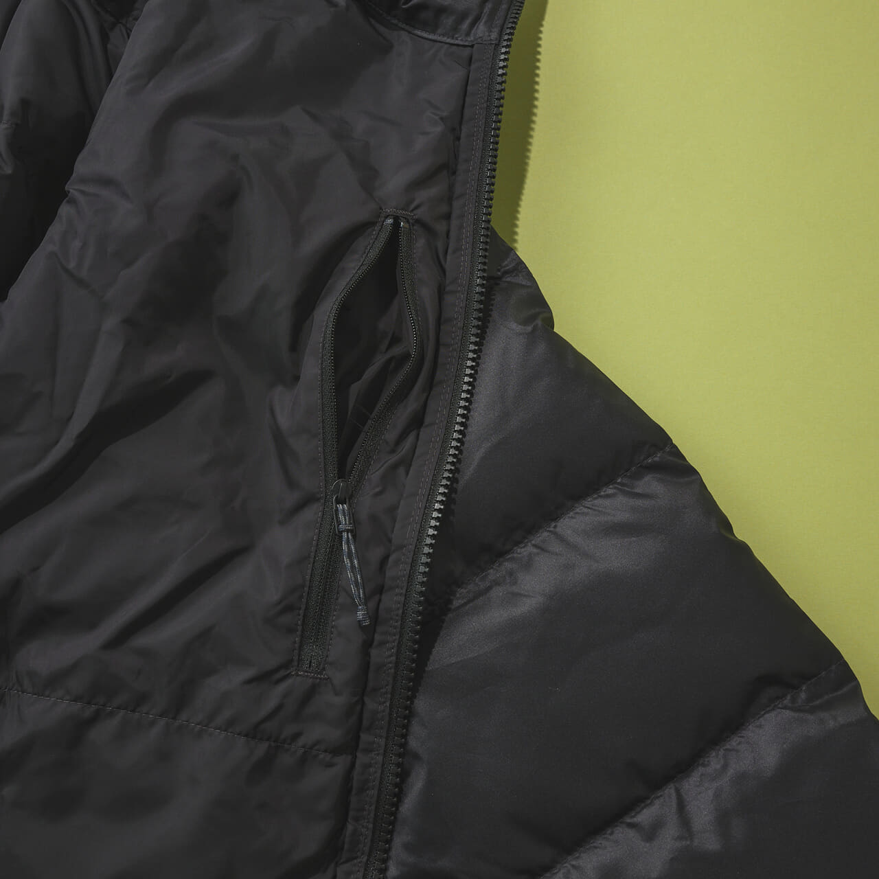 メンズ・トレス・スリパタゴニアのメンズ・トレス・スリーインワン・パーカ ダウンジャケットのダウンの内ポケット