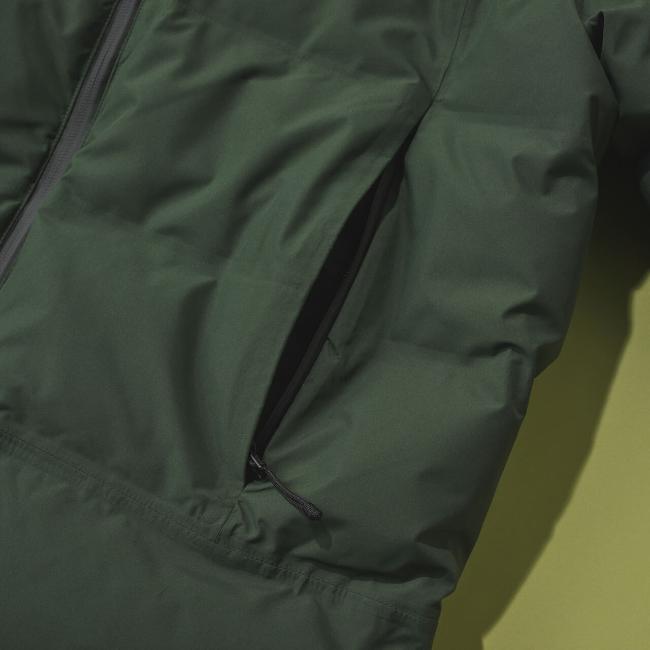 パタゴニアのメンズ・ジャクソン・グレイシャー・ジャケット ダウンのフロントポケット