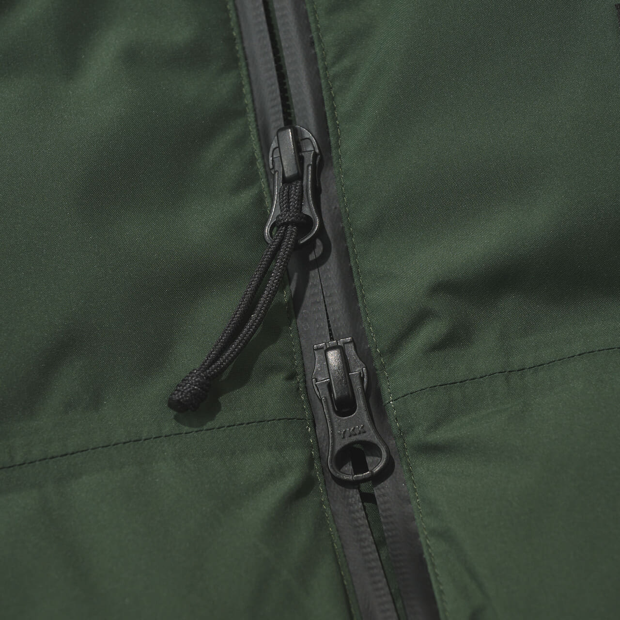 パタゴニアのメンズ・ジャクソン・グレイシャー・ジャケット ダウンのフロントのダブルジップ