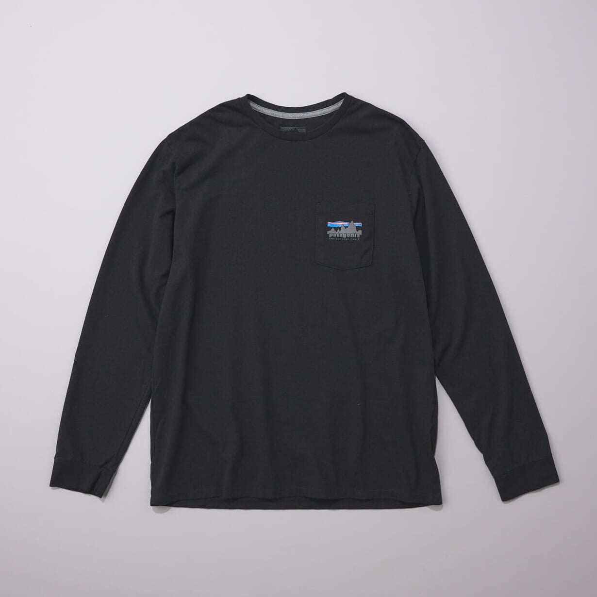 パタゴニアの黒カットソーメンズ・ロングスリーブ・'73 スカイライン・ポケット・レスポンシビリティー Tシャツ