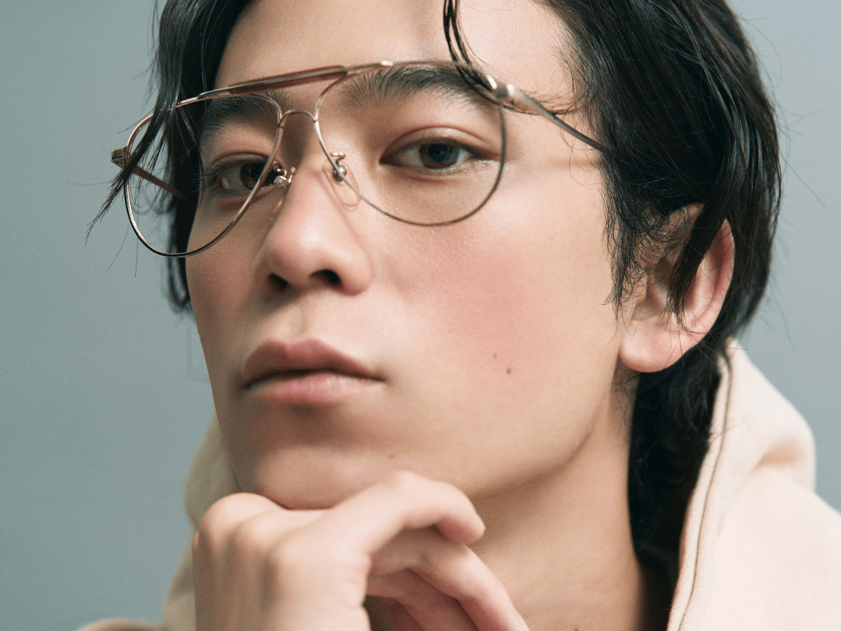 RMK ピュア コンプレクション ブラッシュ 04 ボヘミアンローズを使ったメイク 寄り