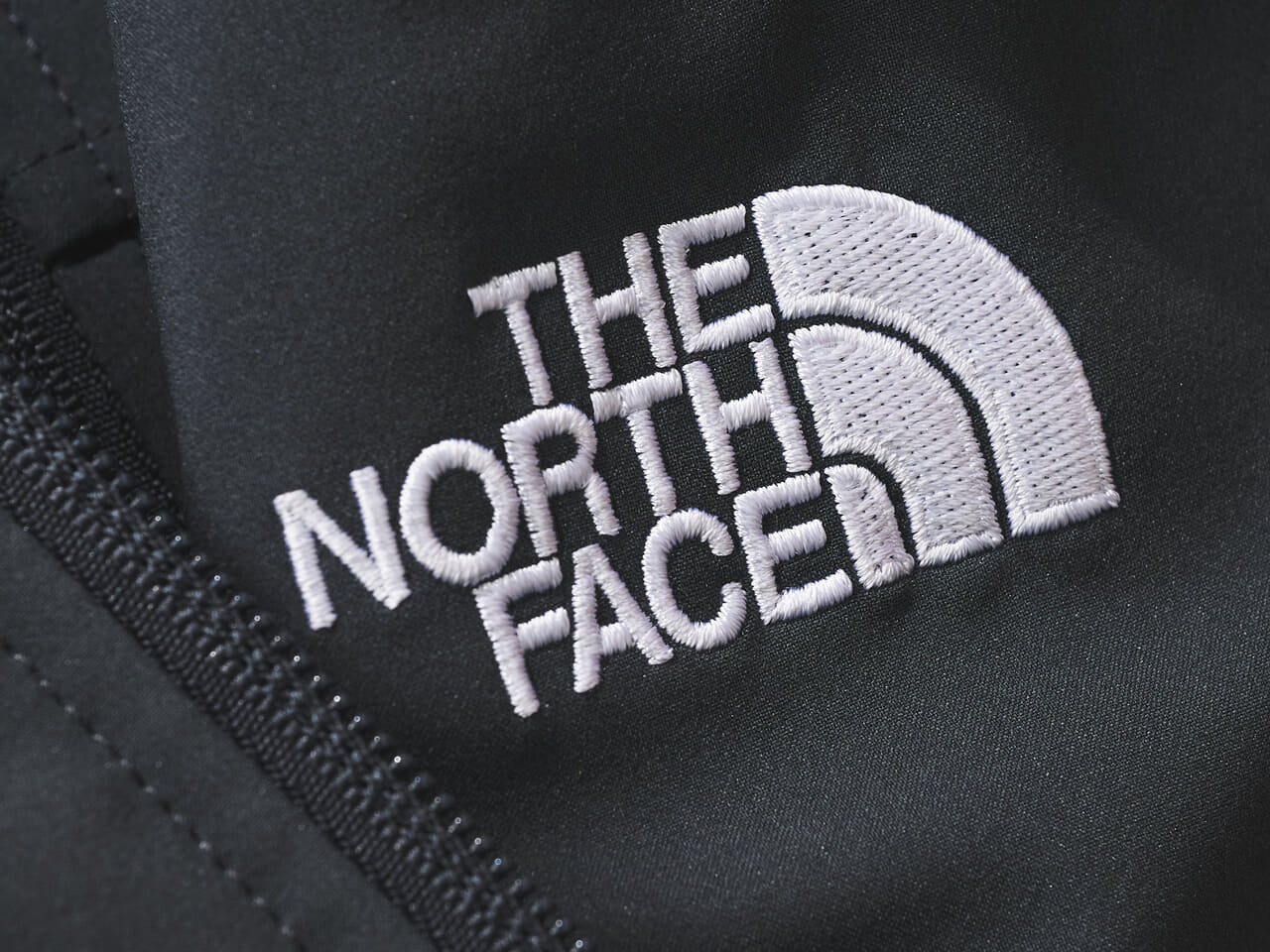 「ザ・ノース・フェイス」で10月に買うべき名品５選！ 1万円台の大人シャツ、黒い隠れ名品、冬も活躍する軽くて暖かいフリース...[THE NORTH FACE]