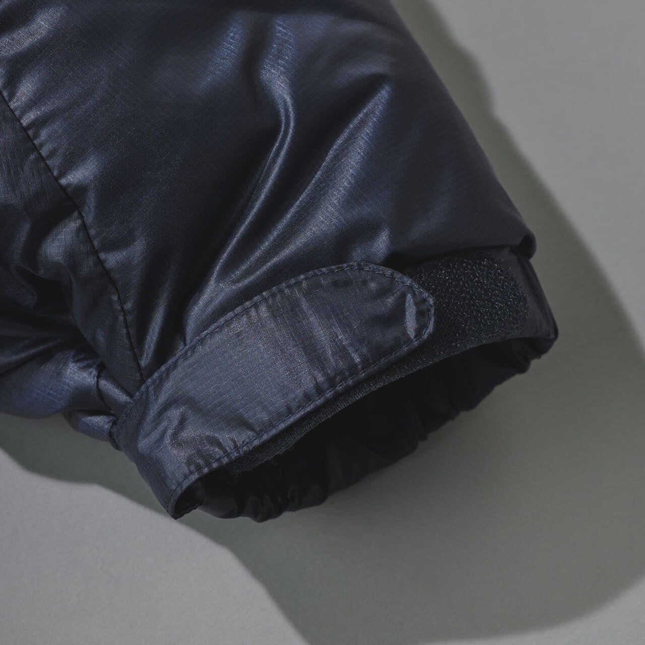 モンベルのアルパインダウン ジャケットのアルパインカフ