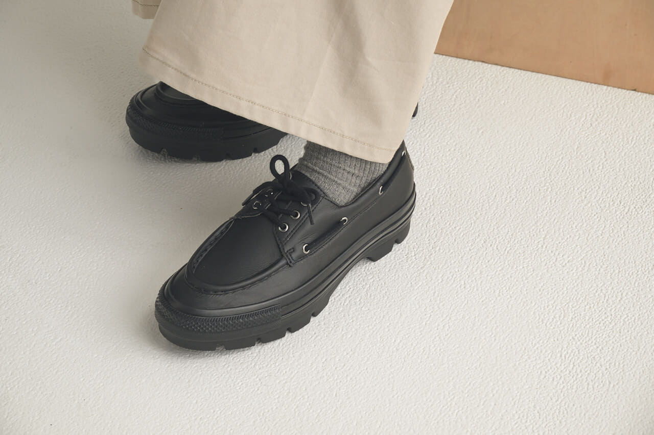 コンバースの新作スニーカーのオールスターチャンクMS OXの着用カット寄り