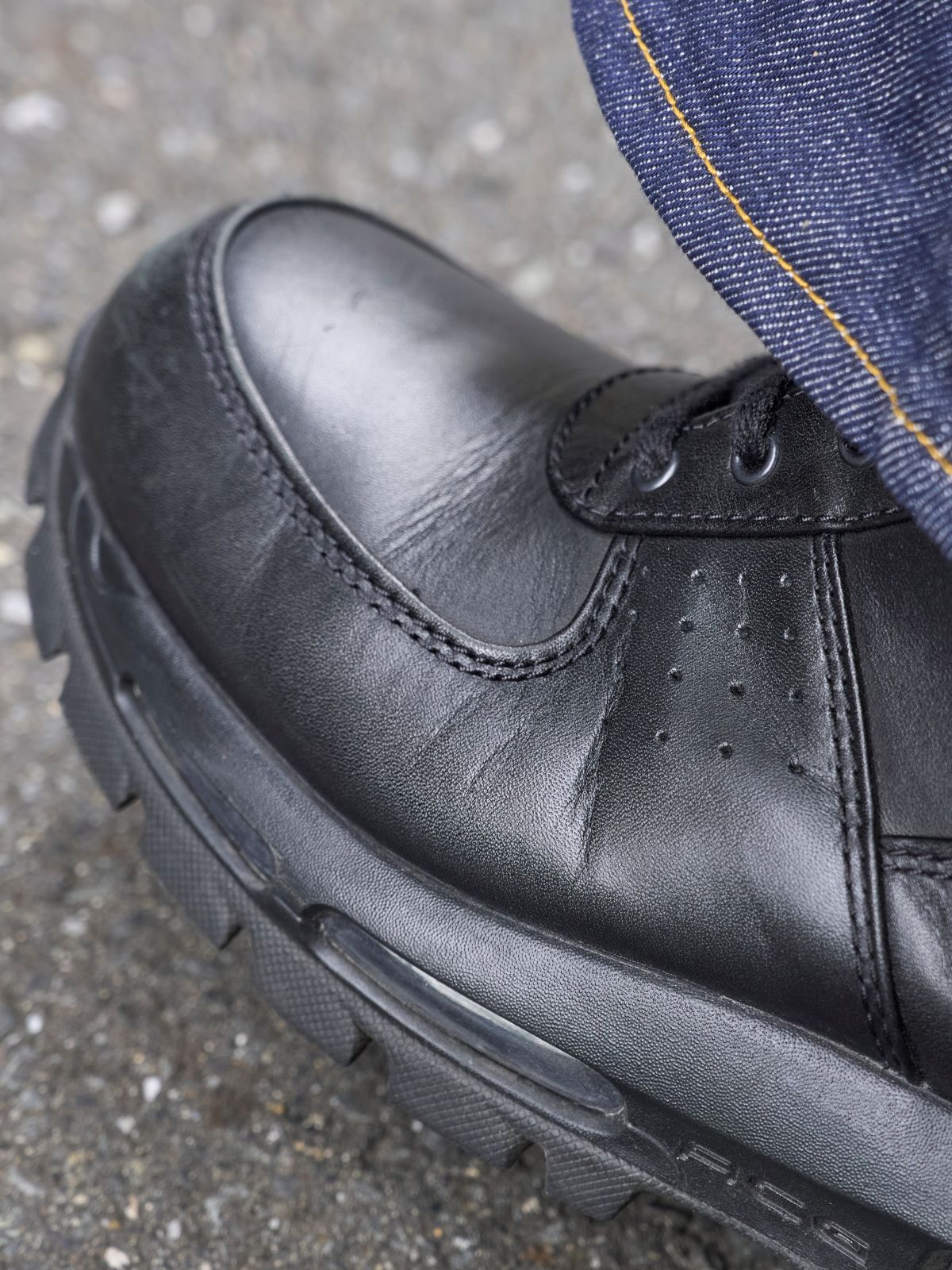 NIKE AIR MAX GOADOME  トゥ部分