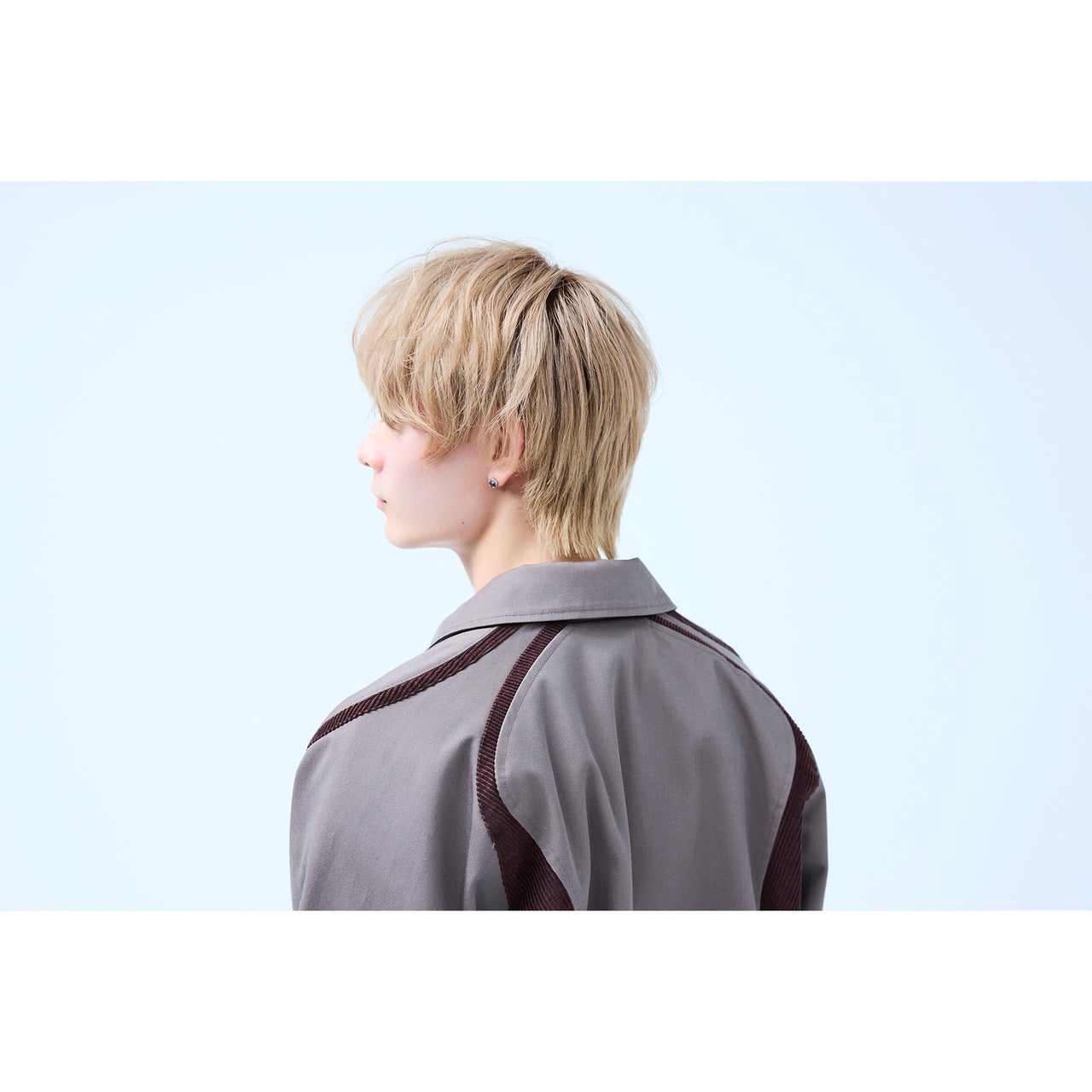 AWファッションと相性抜群、くすみ系ハイトーンでモードな印象に