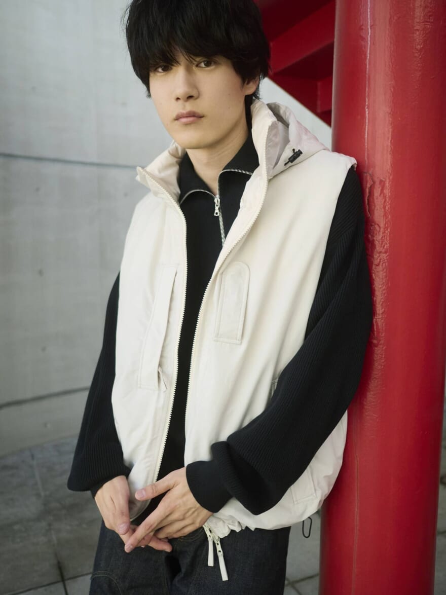 高橋璃央ホワイトダウンベストスタイルのヨリ